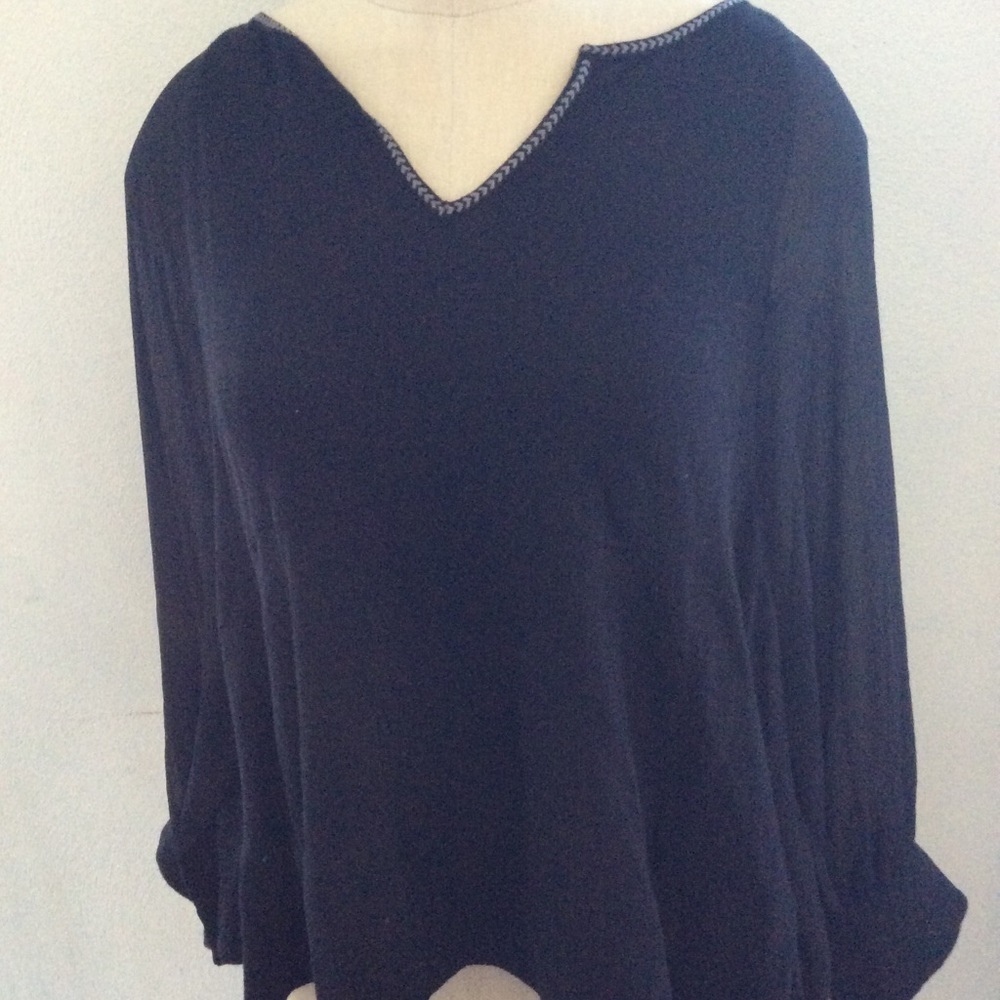 Akemi +‎ Kin black sheer sleeve top S